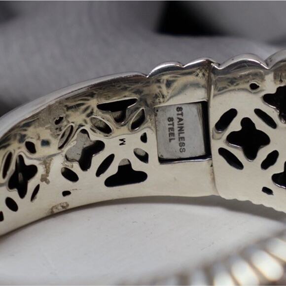 David Yurman Sterling Silver Wide Sculpted Cable Cuff Bracelet 66.7G /Sz M /26mm - Picture 4 of 6